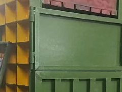 廢鐵打包機(jī)機(jī)結(jié)構(gòu)簡單耐用